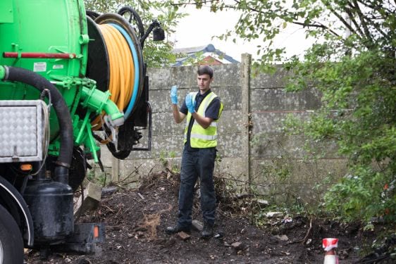 Flushable wipes; an experiment! | metro rod deeside