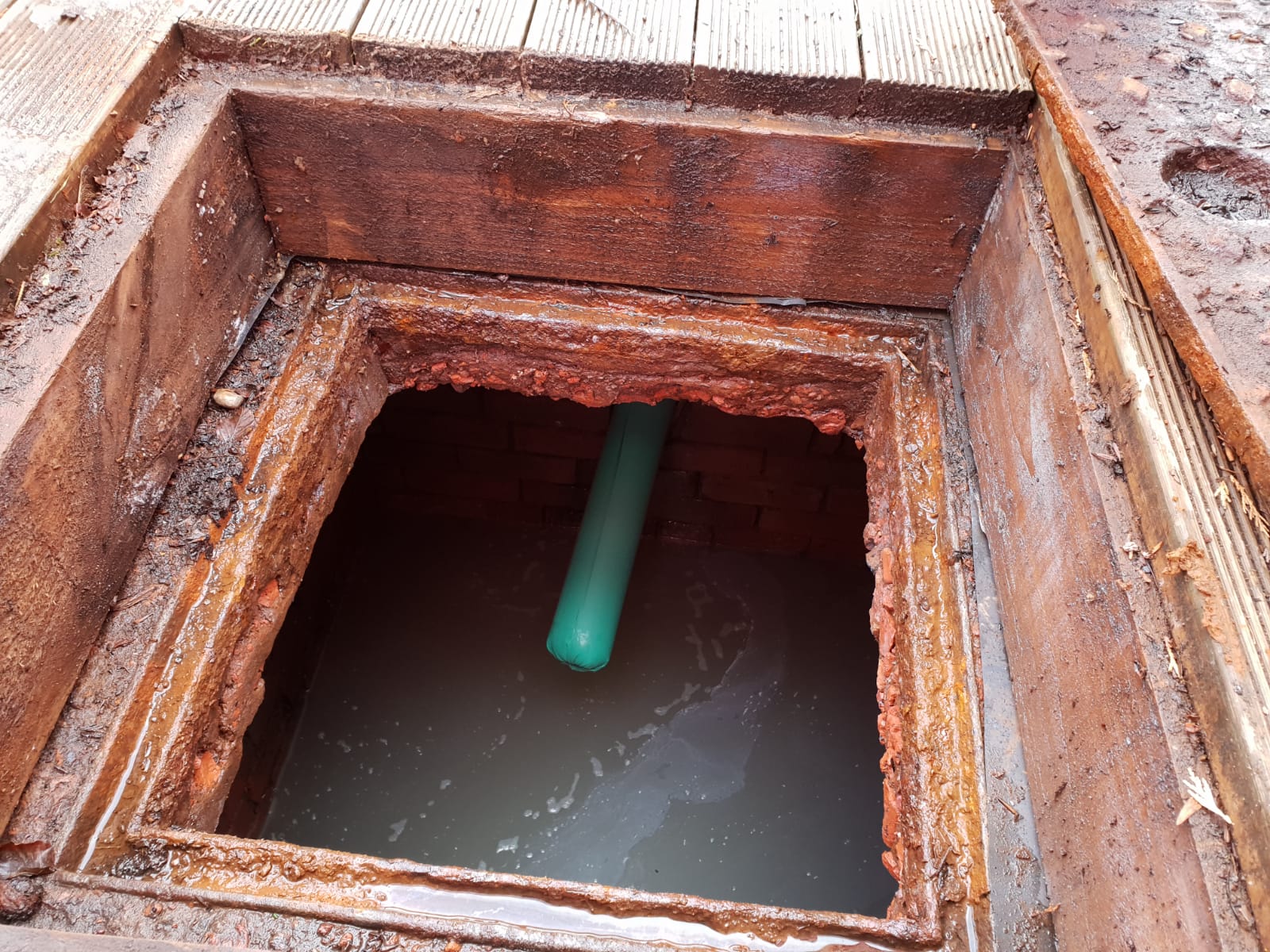 What are your drain repair options – metro rod mid wales