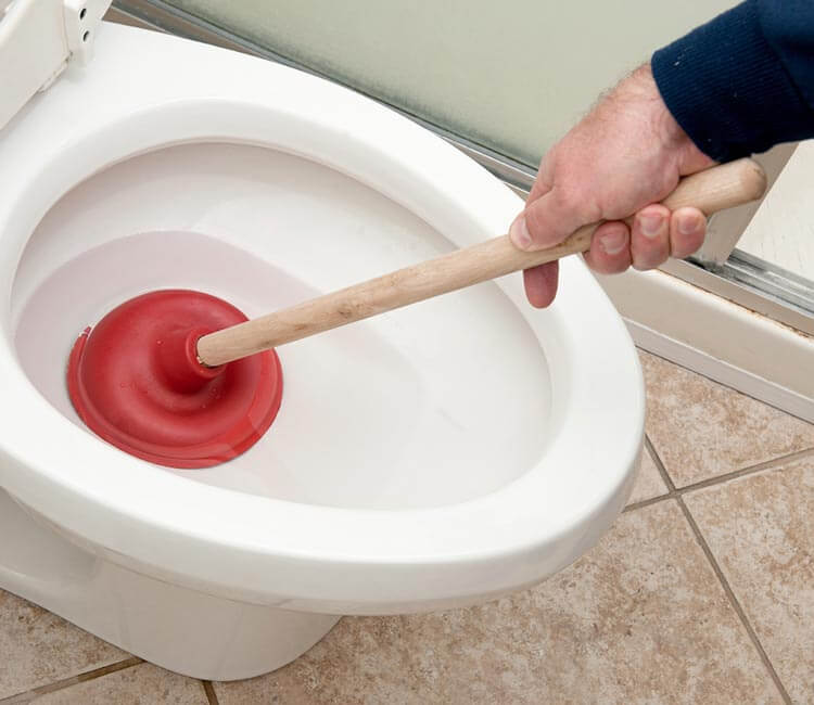 HOW YOU CAN UNBLOCK A TOILET AT HOME – METRO ROD CUMBRIA