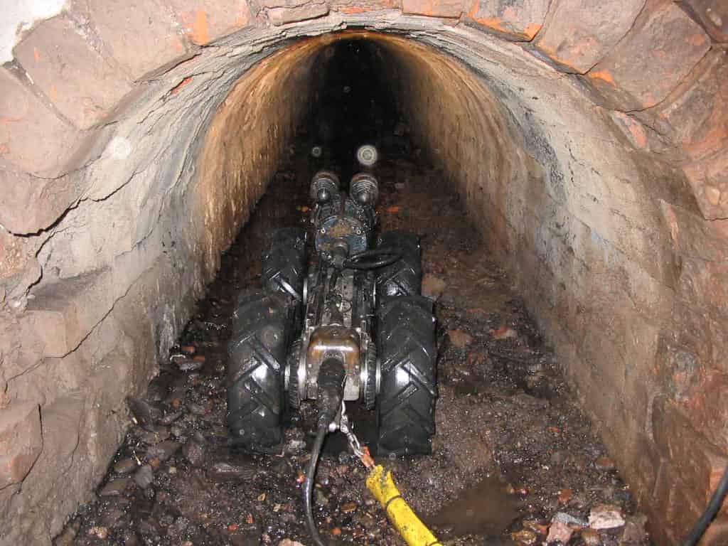 What are cctv surveys and how do metro rod reading use them?
