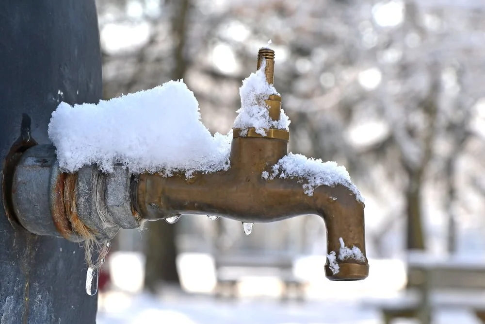 Cold weather and frozen drains and pipes