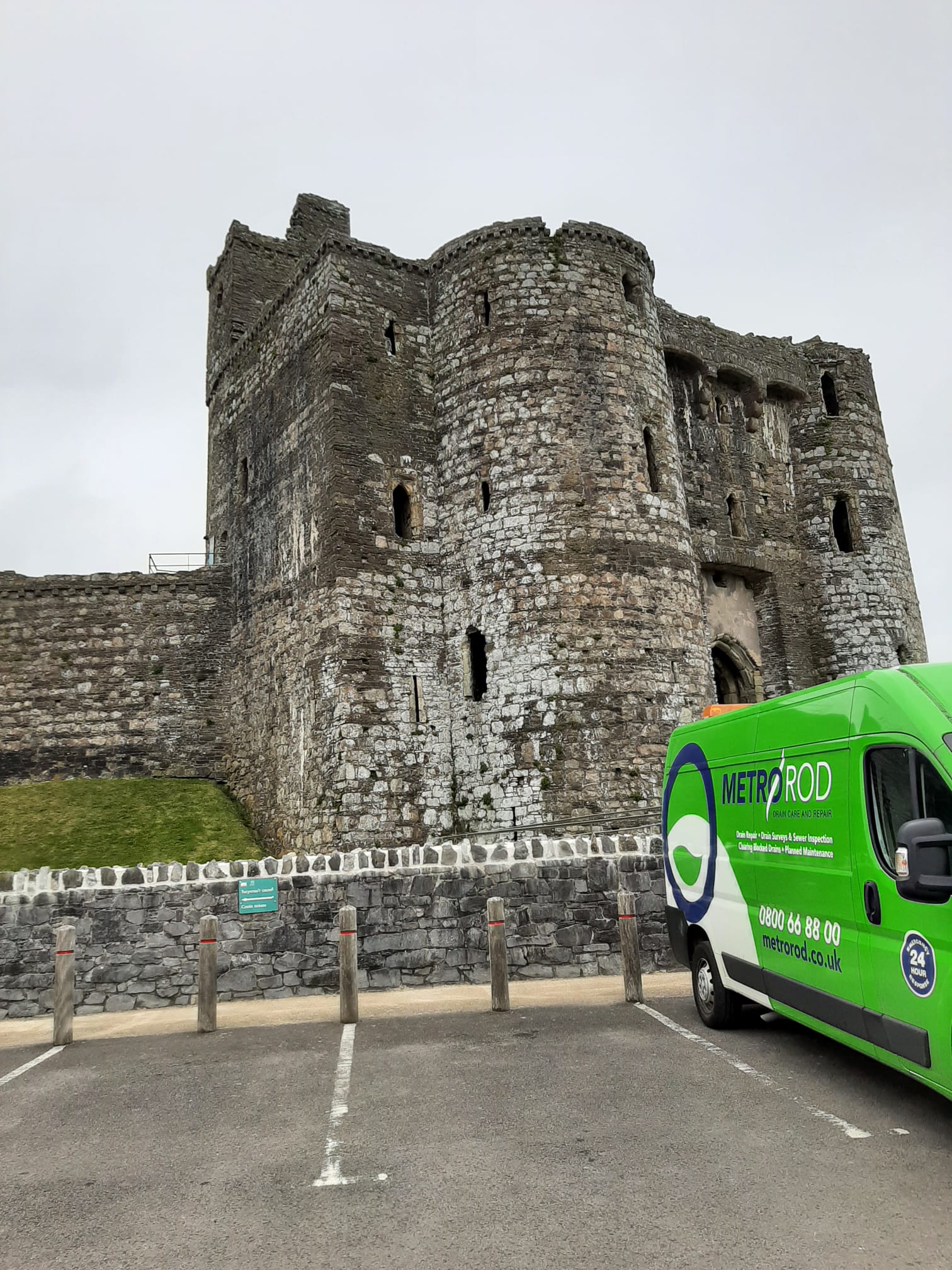 Confined entry at kidwelly castle – metro rod swansea