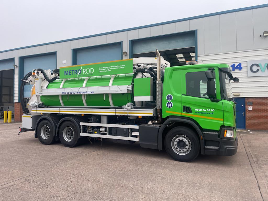 SAVING CHRISTMAS WITH OUR BIG GREEN MACHINE AT METRO ROD SWANSEA