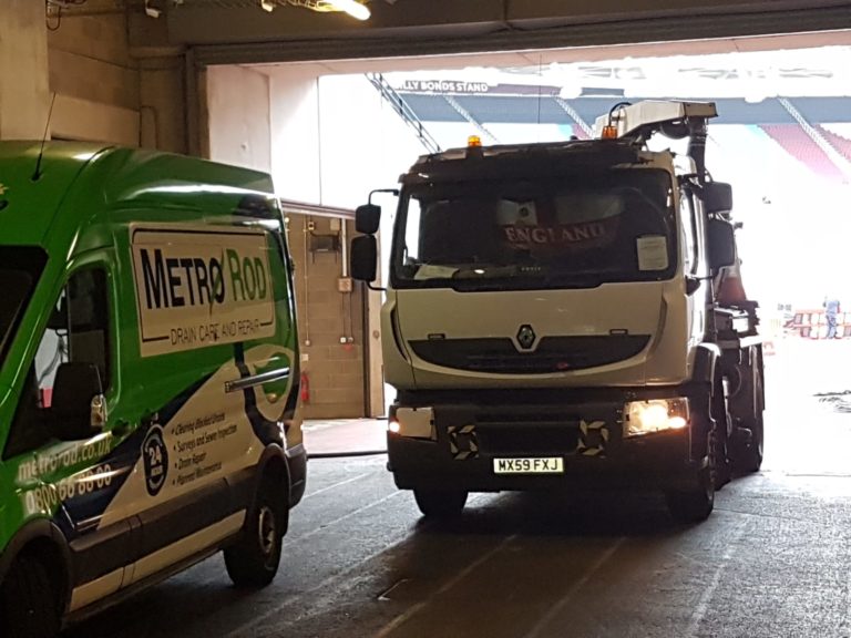 London drain unblocking tanker