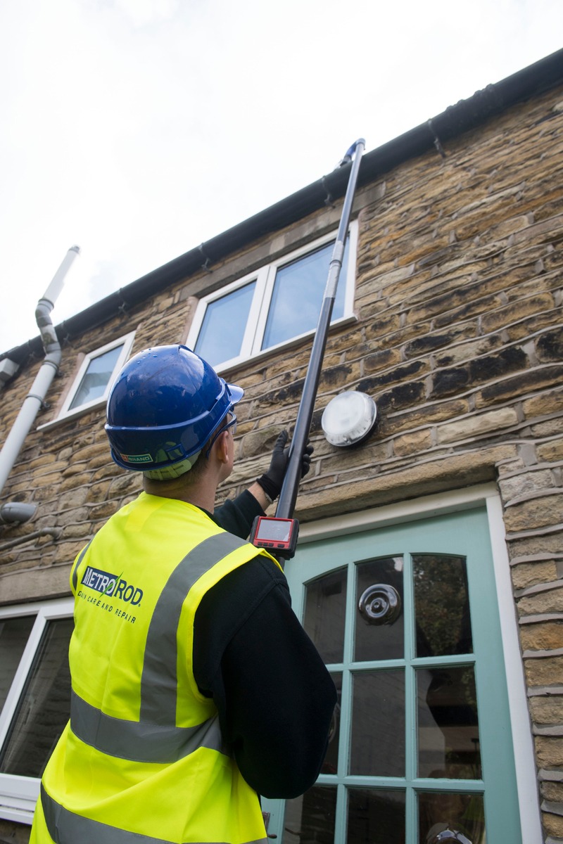 CLEANING DORSET'S GUTTERS Metro Rod